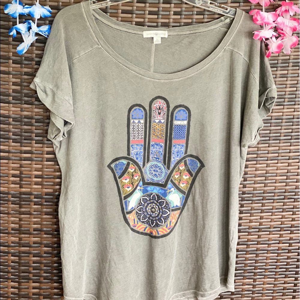 LUCKY LOTUS TEE 🌸FREE GIFT WITH EACH PURCHASE🌸